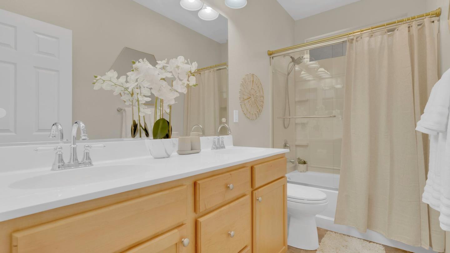 Detail Gallery Image 20 of 26 For 1254 Steinbeck Dr, Hollister,  CA 95023 - 4 Beds | 2 Baths