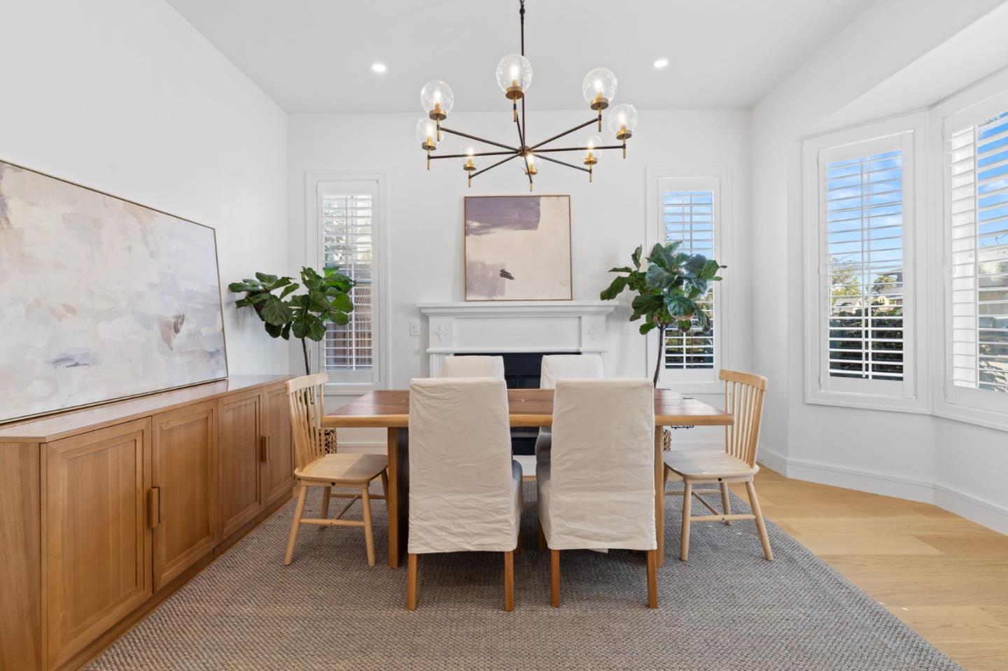Detail Gallery Image 8 of 21 For 2025 Woodglen Dr, San Jose,  CA 95130 - 4 Beds | 3/1 Baths
