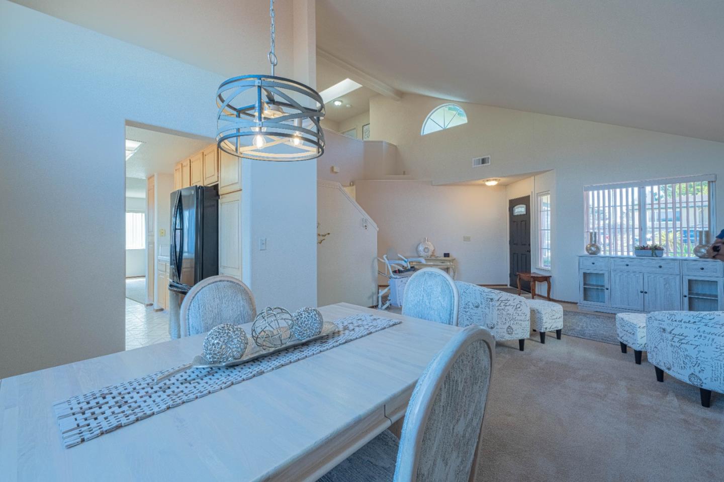 Detail Gallery Image 12 of 58 For 385 Hillcrest Ave, Marina,  CA 93933 - 4 Beds | 3 Baths