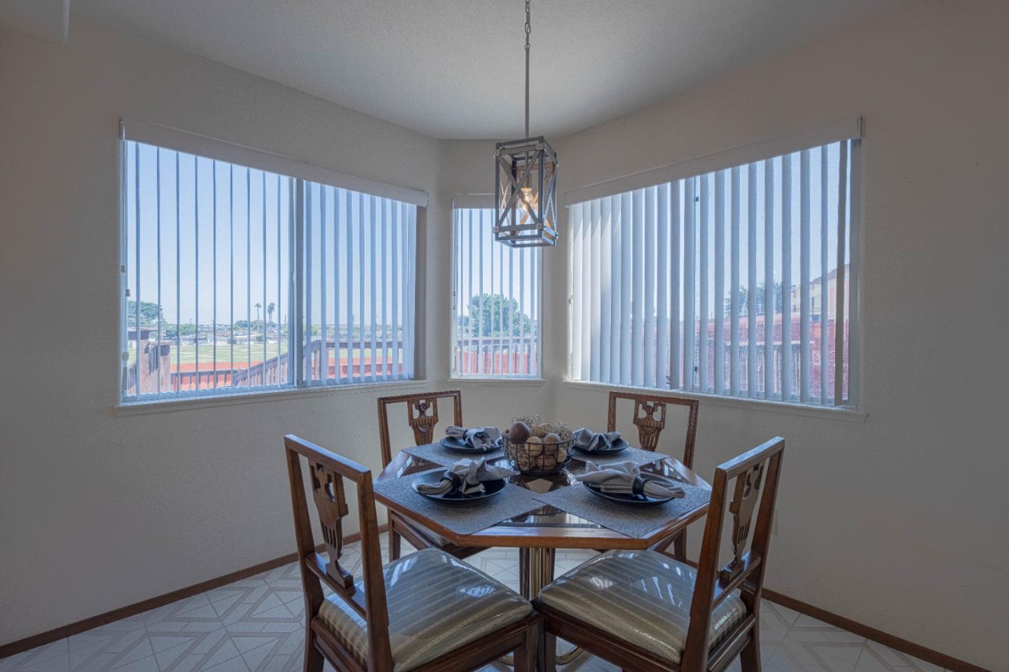 Detail Gallery Image 17 of 58 For 385 Hillcrest Ave, Marina,  CA 93933 - 4 Beds | 3 Baths
