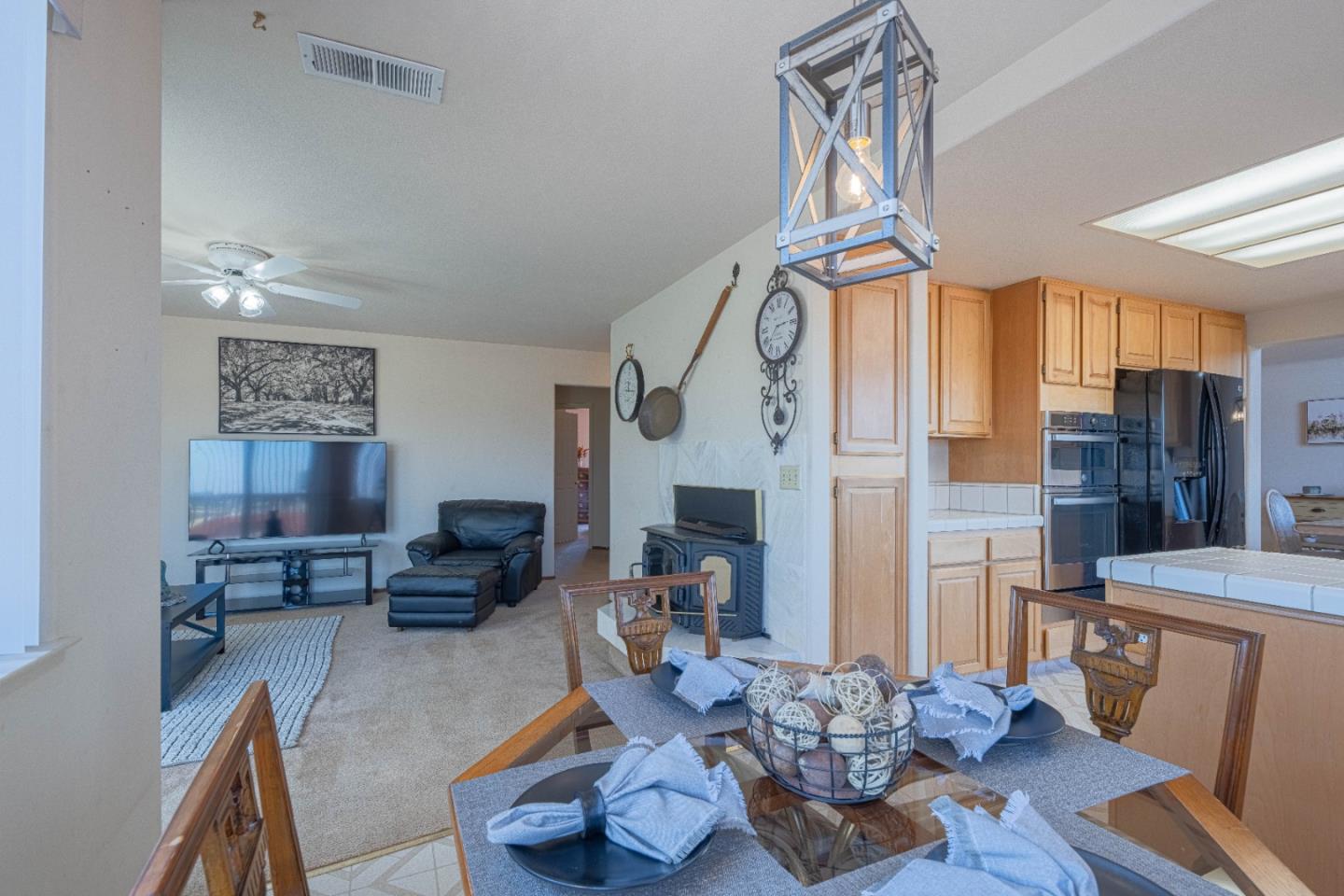 Detail Gallery Image 19 of 58 For 385 Hillcrest Ave, Marina,  CA 93933 - 4 Beds | 3 Baths