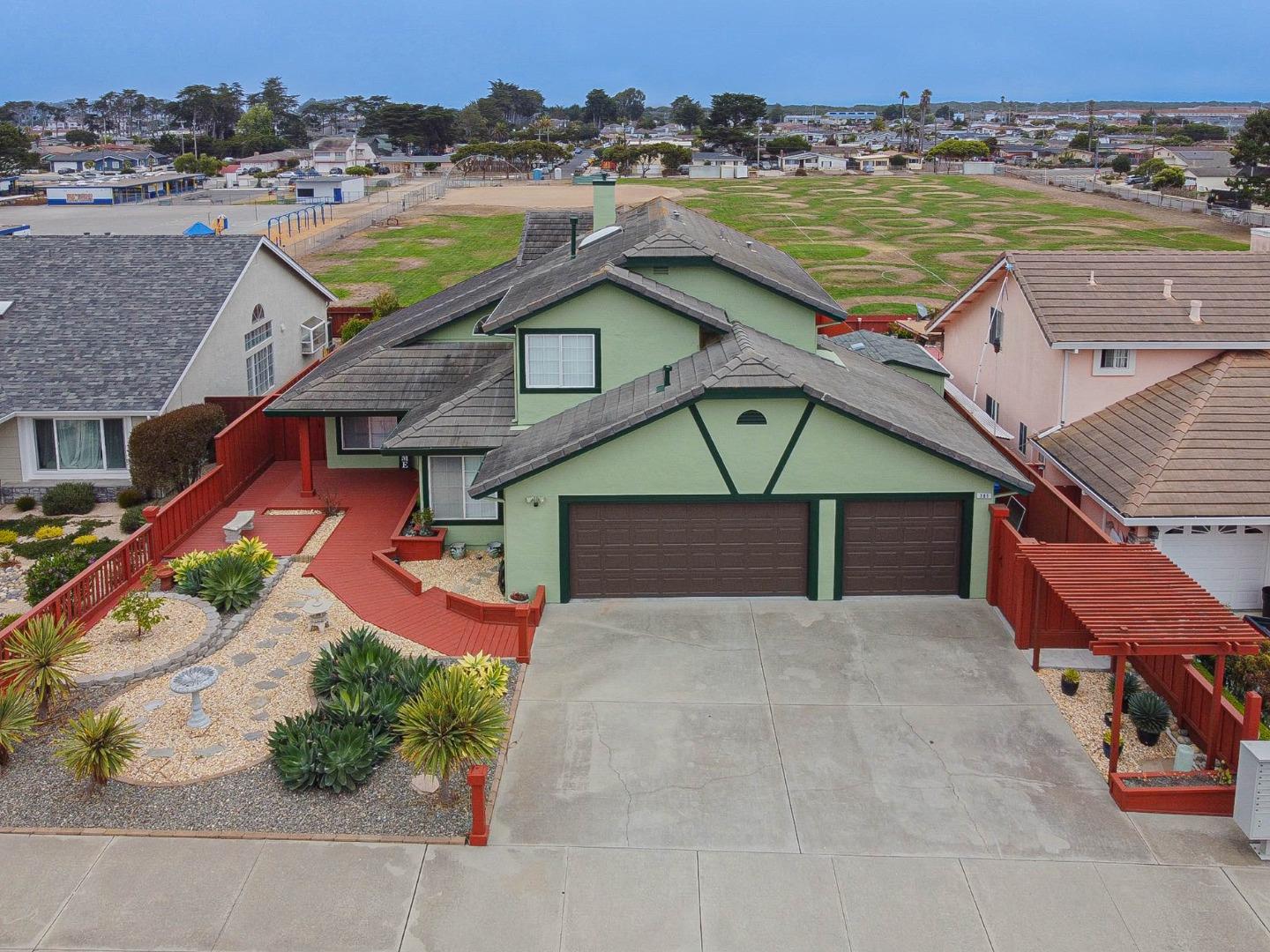 Detail Gallery Image 2 of 58 For 385 Hillcrest Ave, Marina,  CA 93933 - 4 Beds | 3 Baths