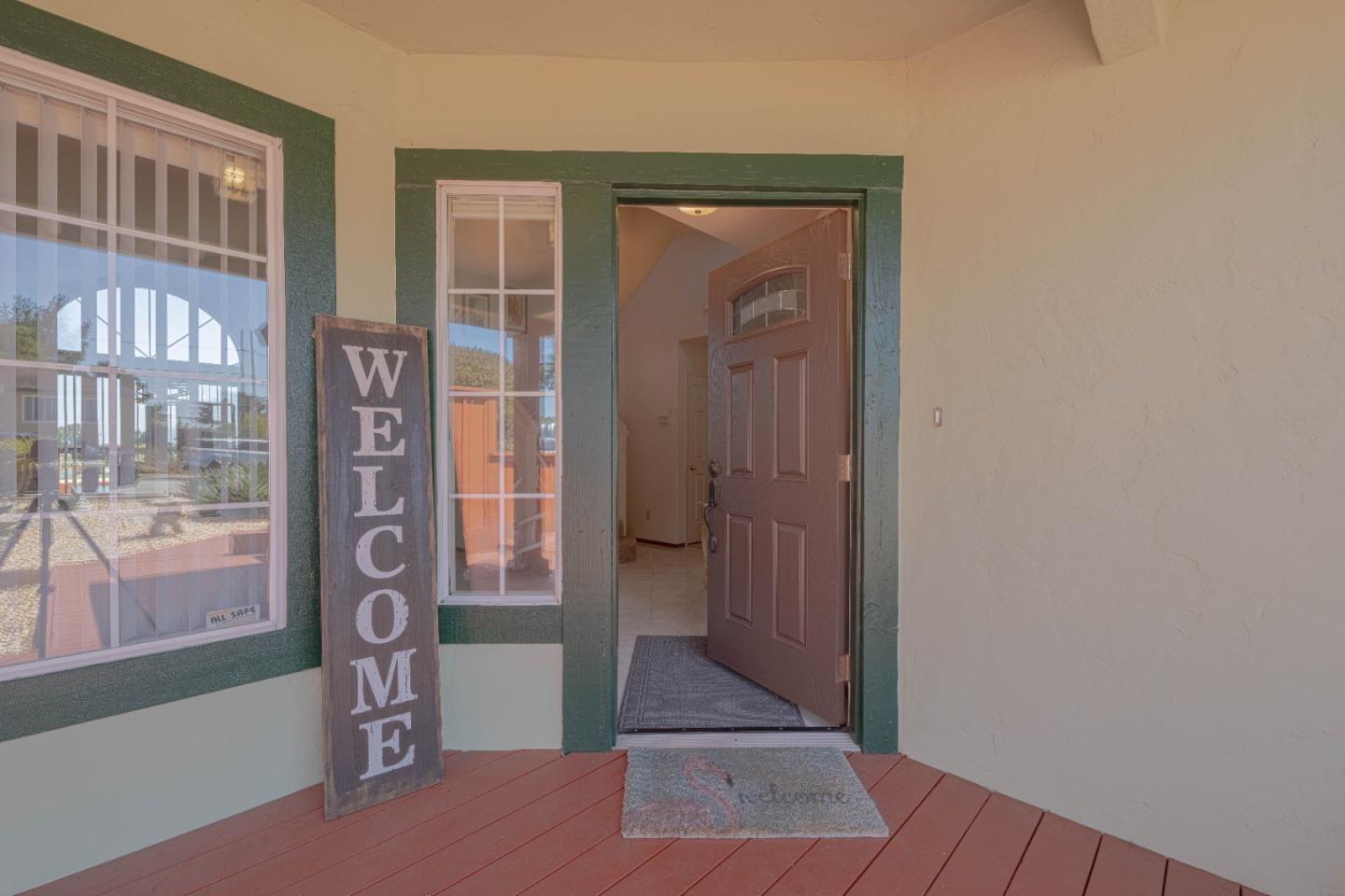 Detail Gallery Image 5 of 58 For 385 Hillcrest Ave, Marina,  CA 93933 - 4 Beds | 3 Baths