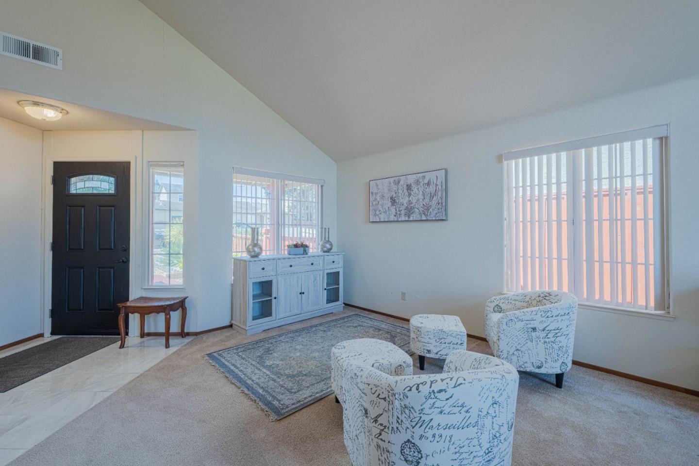 Detail Gallery Image 8 of 58 For 385 Hillcrest Ave, Marina,  CA 93933 - 4 Beds | 3 Baths