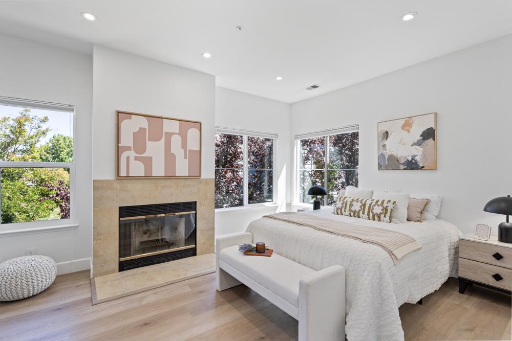 Detail Gallery Image 21 of 60 For 26 Binnacle Ln, Foster City,  CA 94404 - 2 Beds | 2/1 Baths