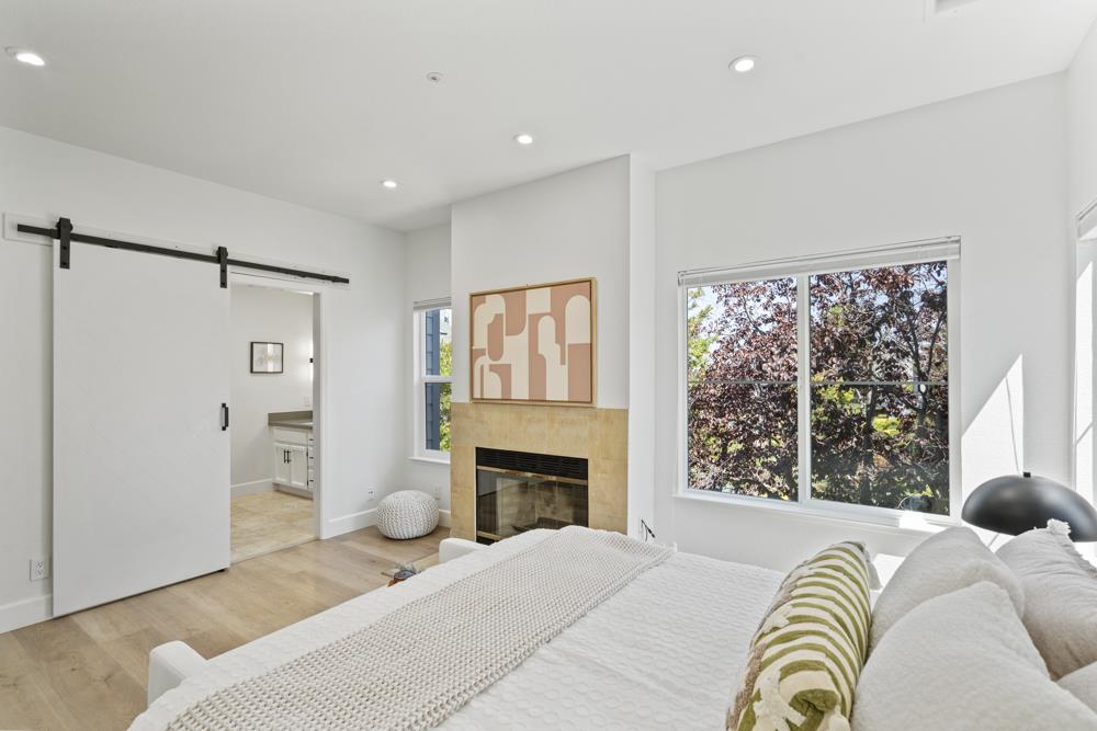 Detail Gallery Image 23 of 60 For 26 Binnacle Ln, Foster City,  CA 94404 - 2 Beds | 2/1 Baths