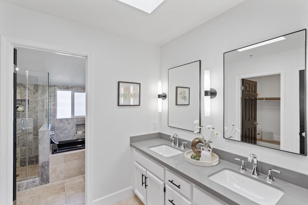 Detail Gallery Image 27 of 60 For 26 Binnacle Ln, Foster City,  CA 94404 - 2 Beds | 2/1 Baths