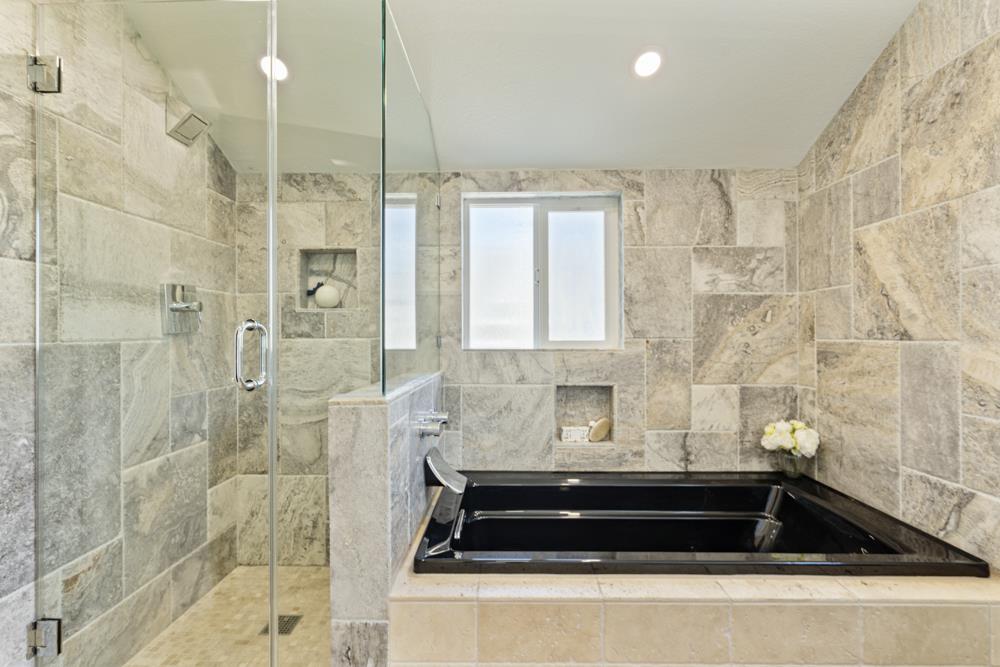 Detail Gallery Image 28 of 60 For 26 Binnacle Ln, Foster City,  CA 94404 - 2 Beds | 2/1 Baths