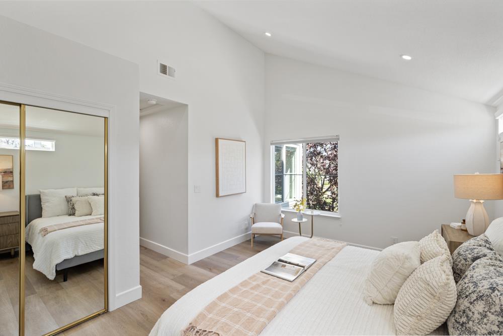 Detail Gallery Image 33 of 60 For 26 Binnacle Ln, Foster City,  CA 94404 - 2 Beds | 2/1 Baths