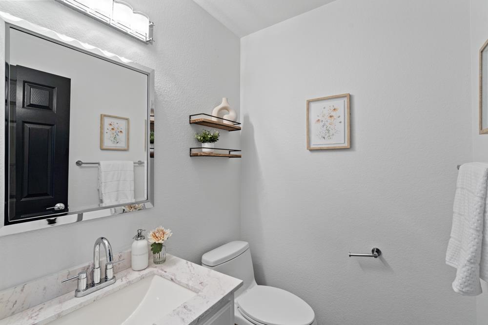 Detail Gallery Image 37 of 60 For 26 Binnacle Ln, Foster City,  CA 94404 - 2 Beds | 2/1 Baths