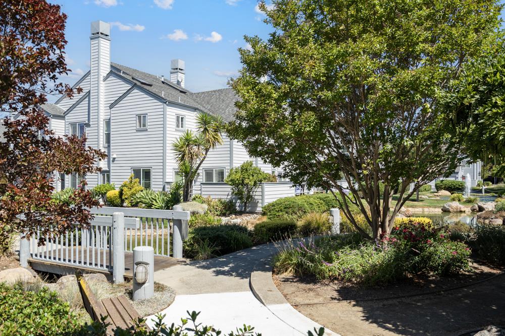 Detail Gallery Image 44 of 60 For 26 Binnacle Ln, Foster City,  CA 94404 - 2 Beds | 2/1 Baths
