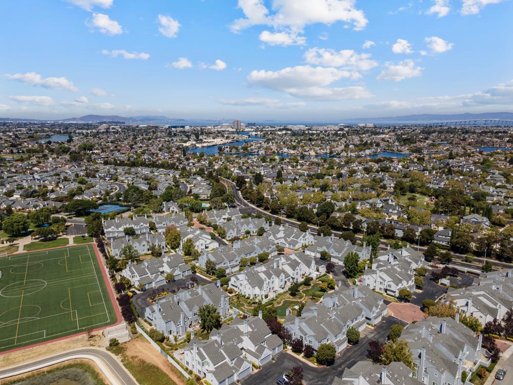 Detail Gallery Image 55 of 60 For 26 Binnacle Ln, Foster City,  CA 94404 - 2 Beds | 2/1 Baths