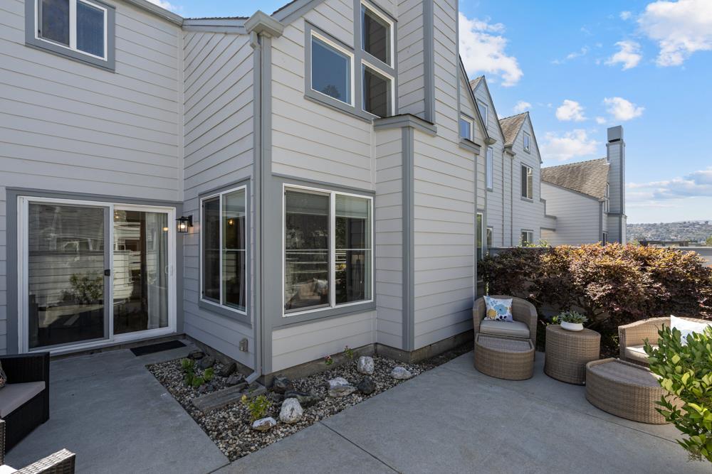 Detail Gallery Image 6 of 60 For 26 Binnacle Ln, Foster City,  CA 94404 - 2 Beds | 2/1 Baths