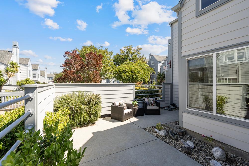 Detail Gallery Image 7 of 60 For 26 Binnacle Ln, Foster City,  CA 94404 - 2 Beds | 2/1 Baths