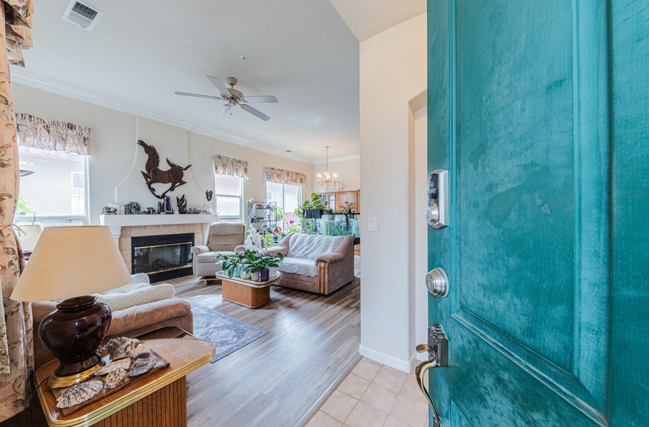 Detail Gallery Image 10 of 32 For 822 Castleton St, Salinas,  CA 93906 - 3 Beds | 2 Baths