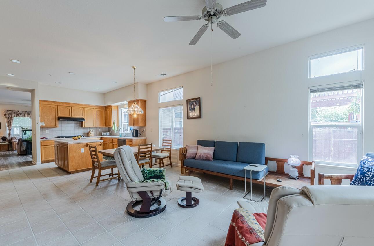 Detail Gallery Image 19 of 32 For 822 Castleton St, Salinas,  CA 93906 - 3 Beds | 2 Baths