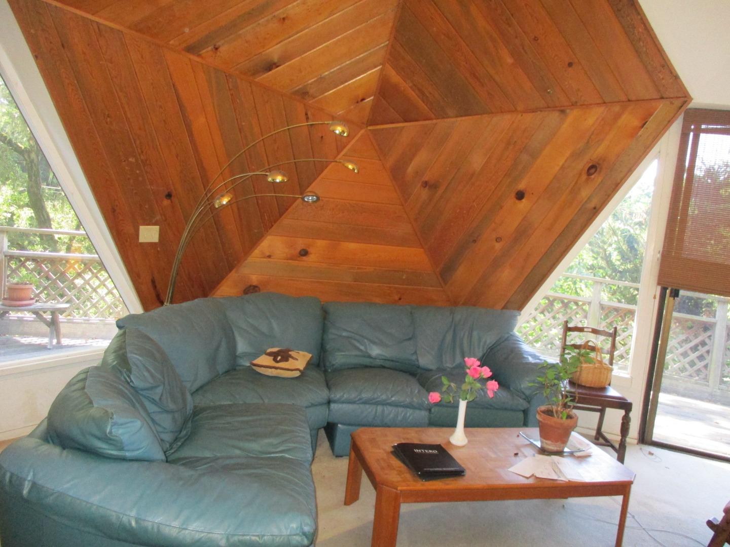 Detail Gallery Image 3 of 4 For 827 Valencia Rd, Aptos,  CA 95003 - 2 Beds | 2 Baths