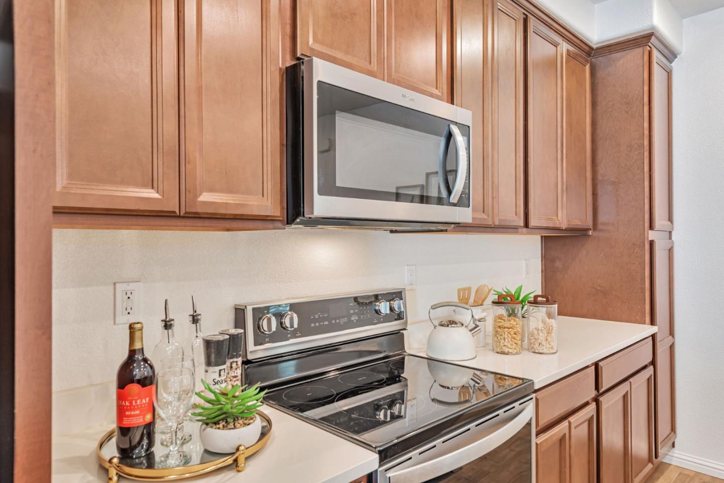Detail Gallery Image 13 of 52 For 588 Apricot Way, San Jose,  CA 95133 - 4 Beds | 4 Baths