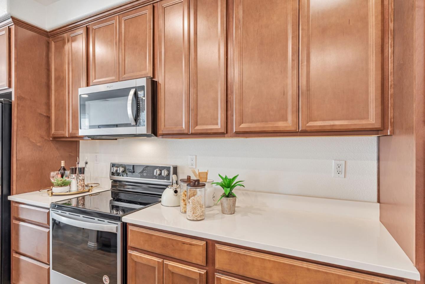 Detail Gallery Image 14 of 52 For 588 Apricot Way, San Jose,  CA 95133 - 4 Beds | 4 Baths