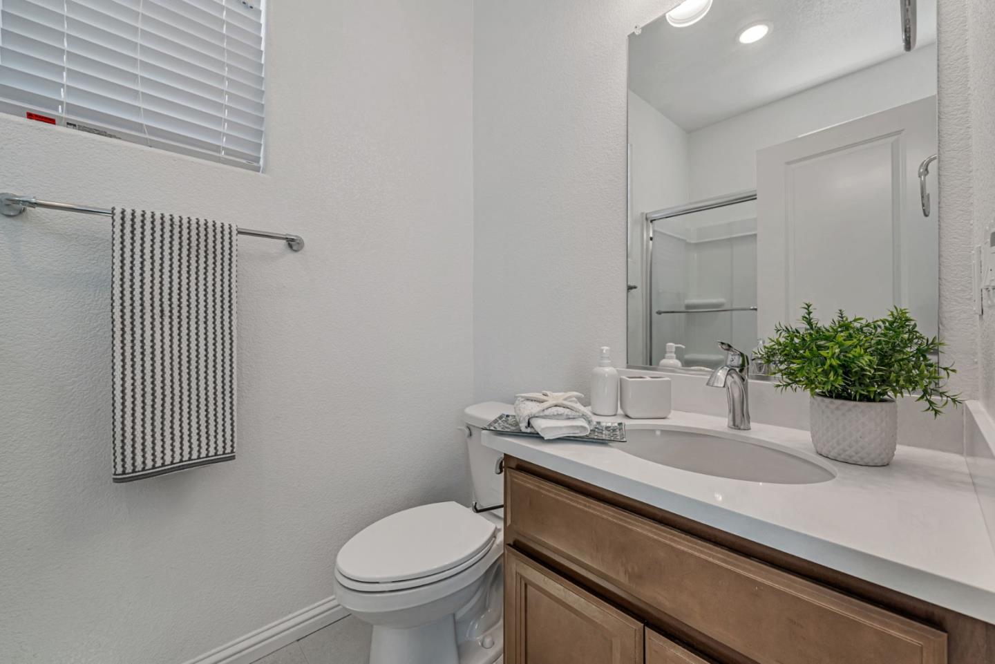 Detail Gallery Image 35 of 52 For 588 Apricot Way, San Jose,  CA 95133 - 4 Beds | 4 Baths