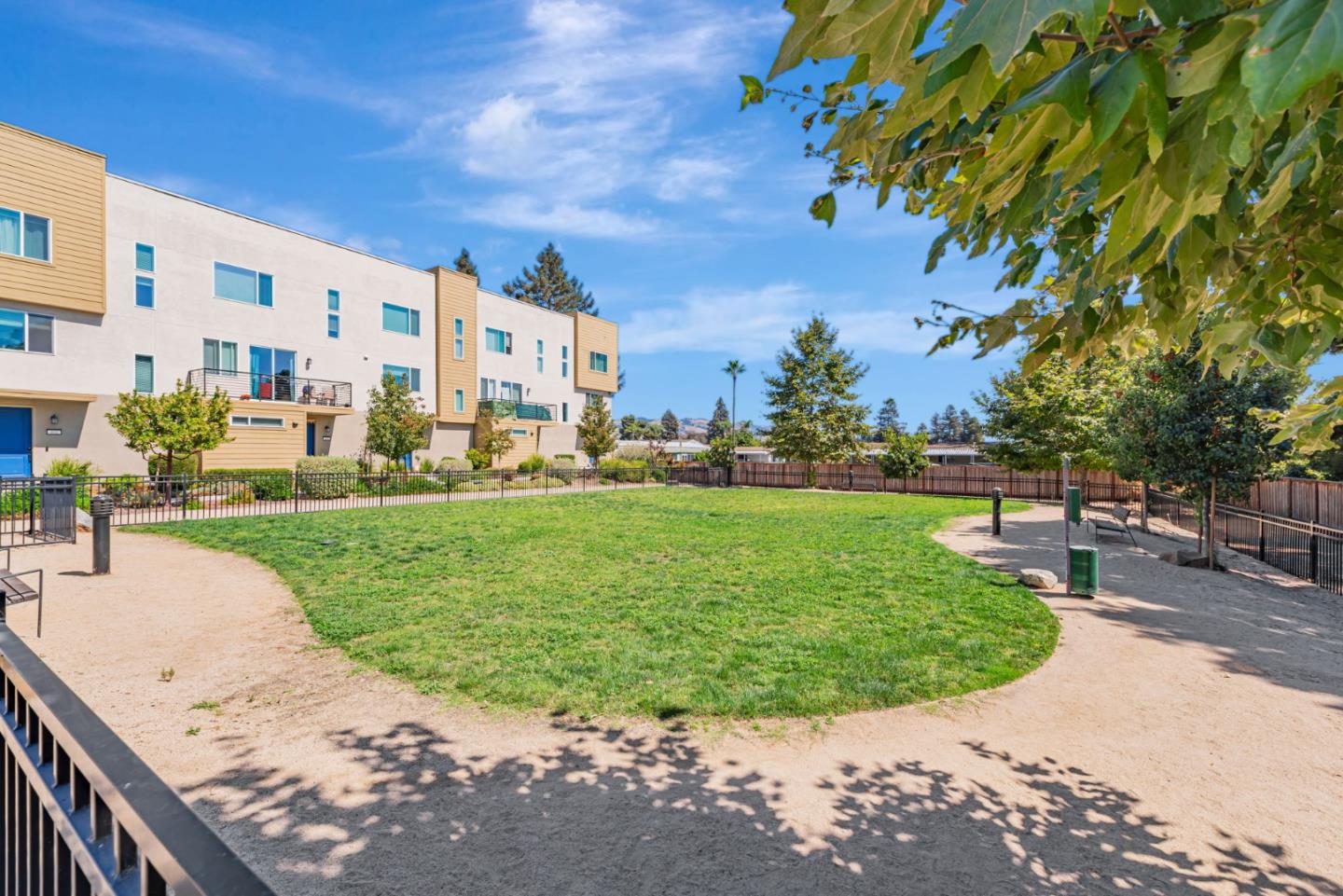 Detail Gallery Image 51 of 52 For 588 Apricot Way, San Jose,  CA 95133 - 4 Beds | 4 Baths