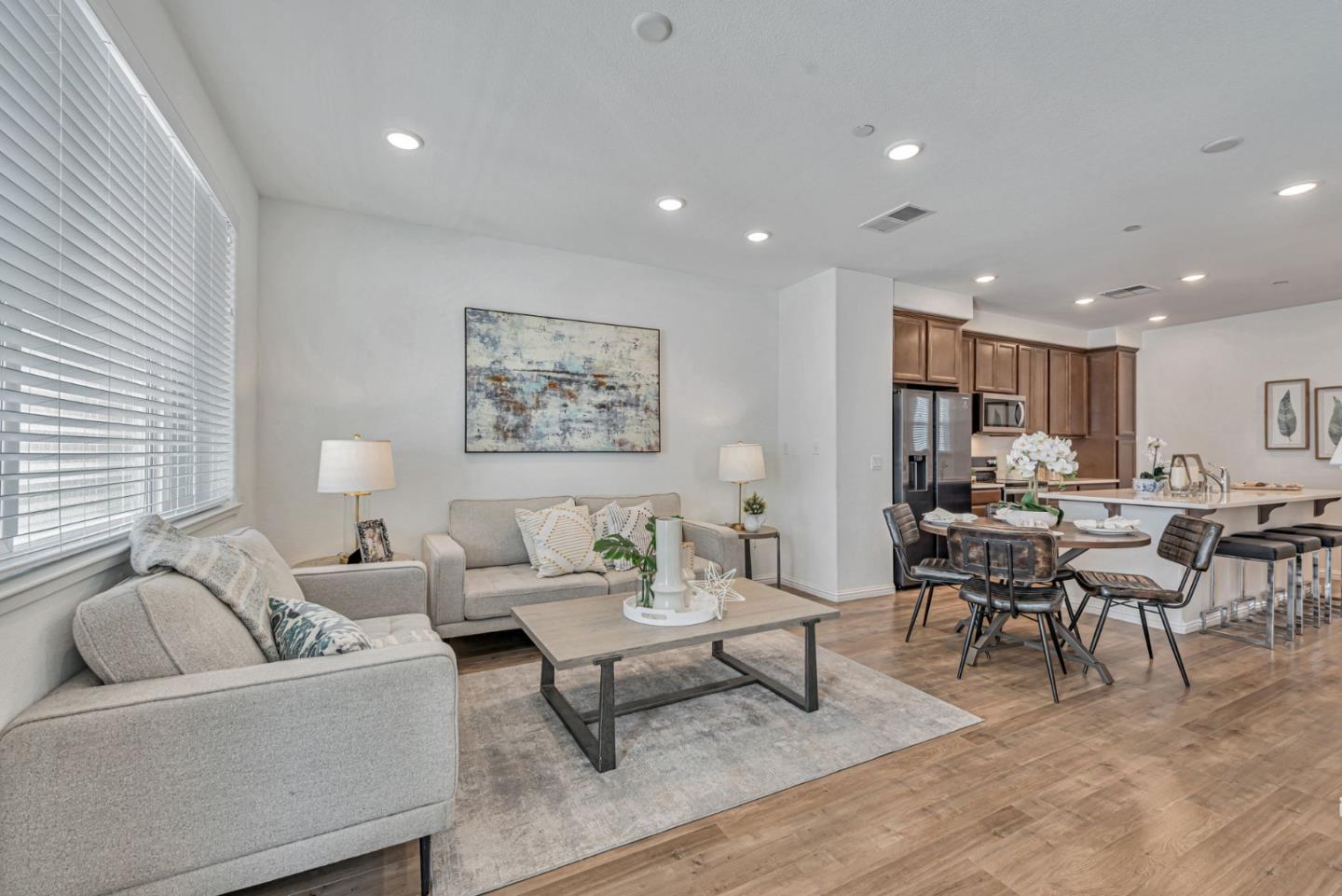 Detail Gallery Image 7 of 52 For 588 Apricot Way, San Jose,  CA 95133 - 4 Beds | 4 Baths
