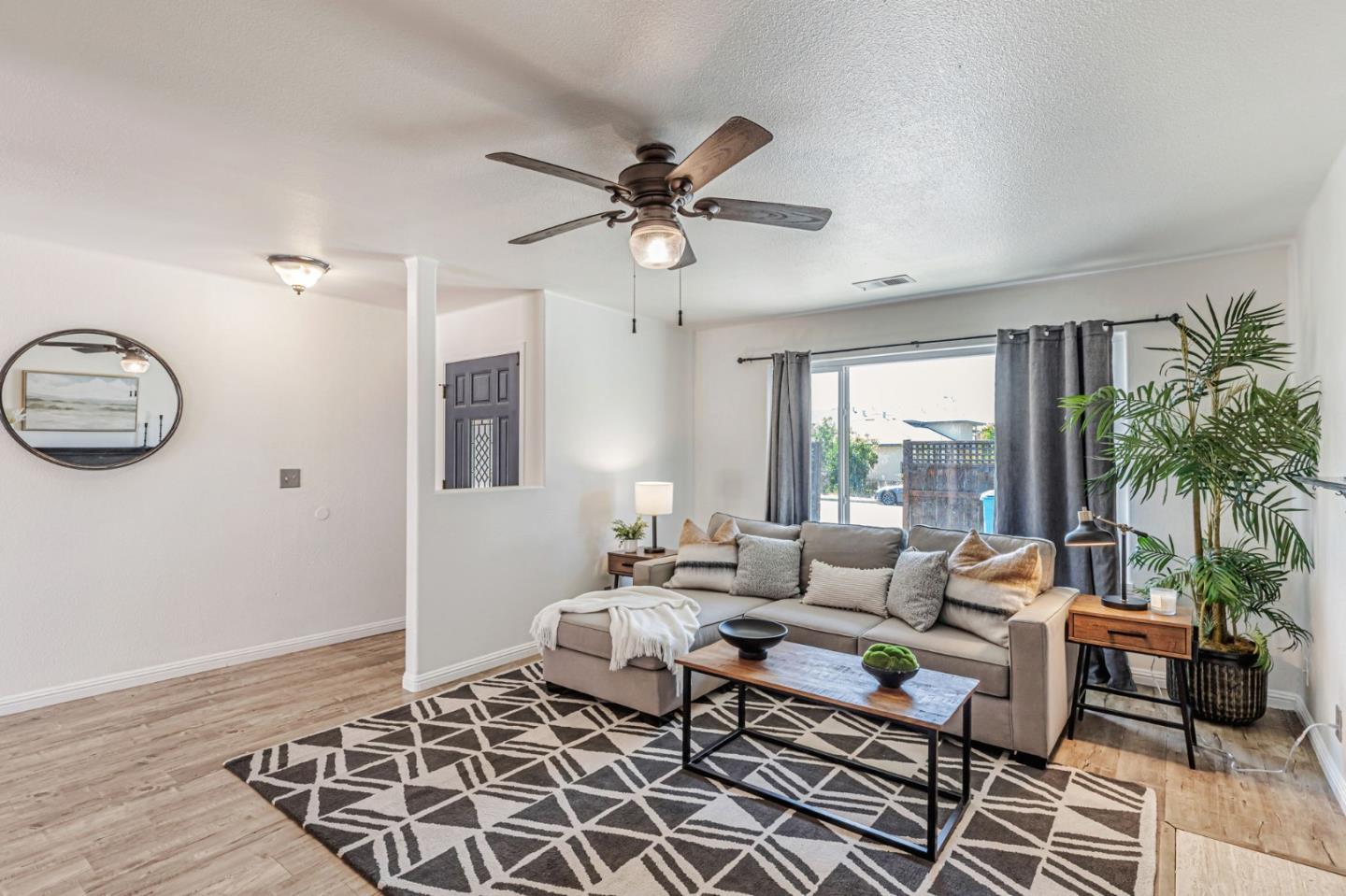 Detail Gallery Image 10 of 35 For 1671 Monticello Dr, Hollister,  CA 95023 - 4 Beds | 2 Baths