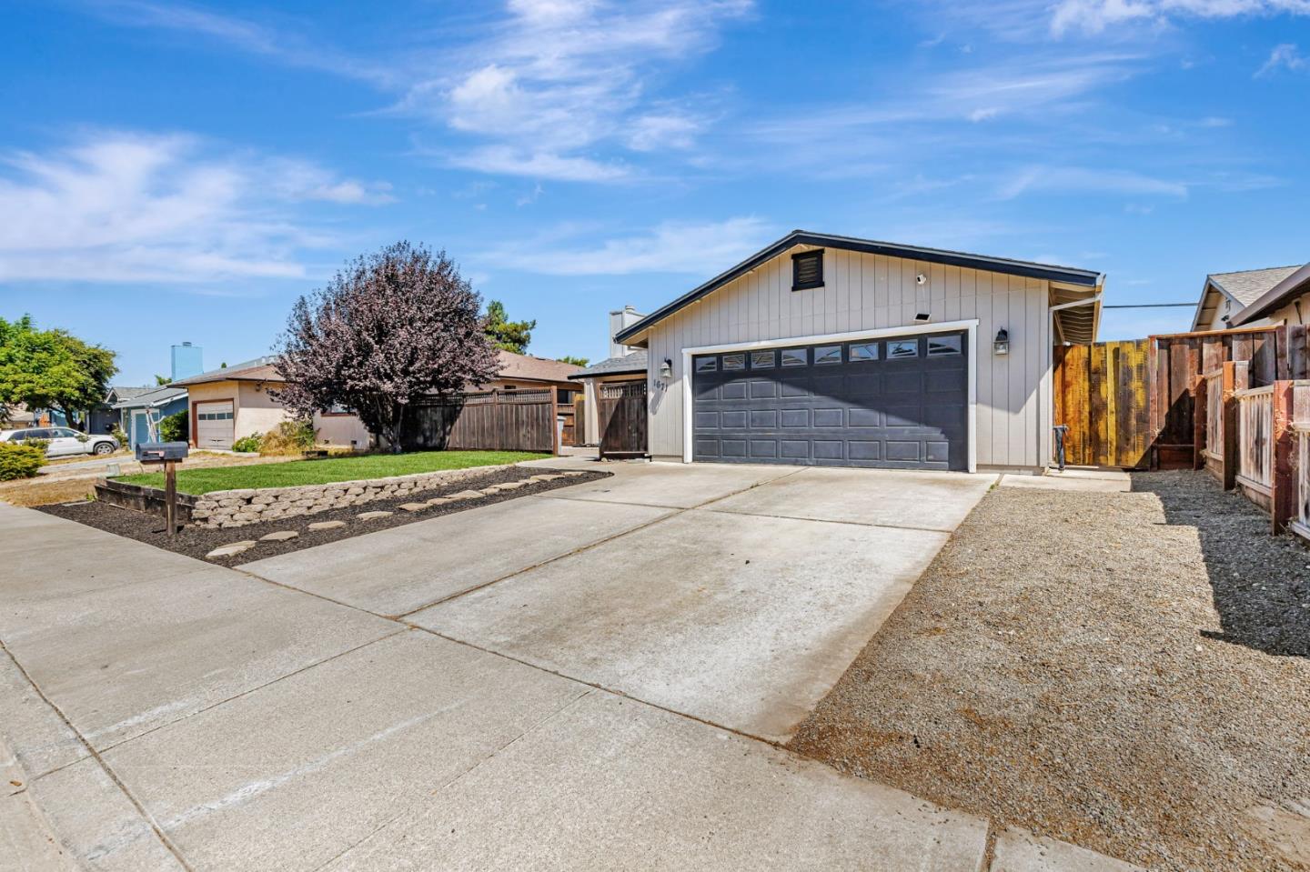 Detail Gallery Image 4 of 35 For 1671 Monticello Dr, Hollister,  CA 95023 - 4 Beds | 2 Baths