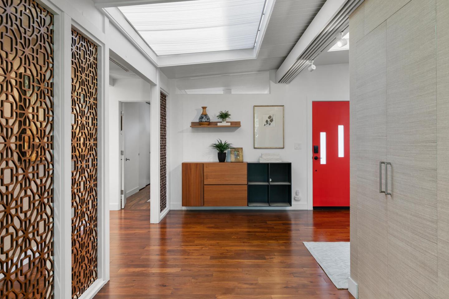 Detail Gallery Image 4 of 37 For 3036 Atwater Dr, Burlingame,  CA 94010 - 4 Beds | 2/1 Baths