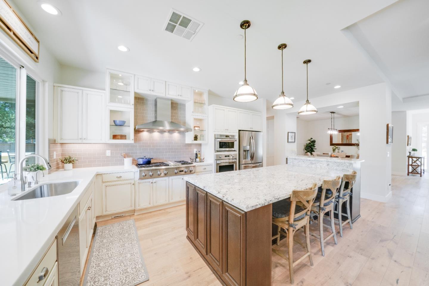 Detail Gallery Image 11 of 44 For 8300 Willowood Pl, Granite Bay,  CA 95746 - 4 Beds | 2/1 Baths