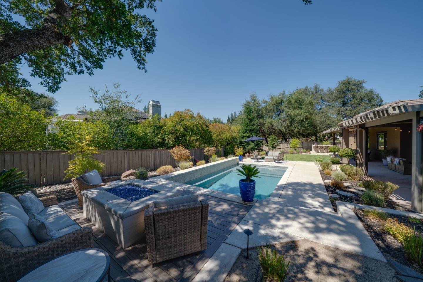 Detail Gallery Image 17 of 44 For 8300 Willowood Pl, Granite Bay,  CA 95746 - 4 Beds | 2/1 Baths