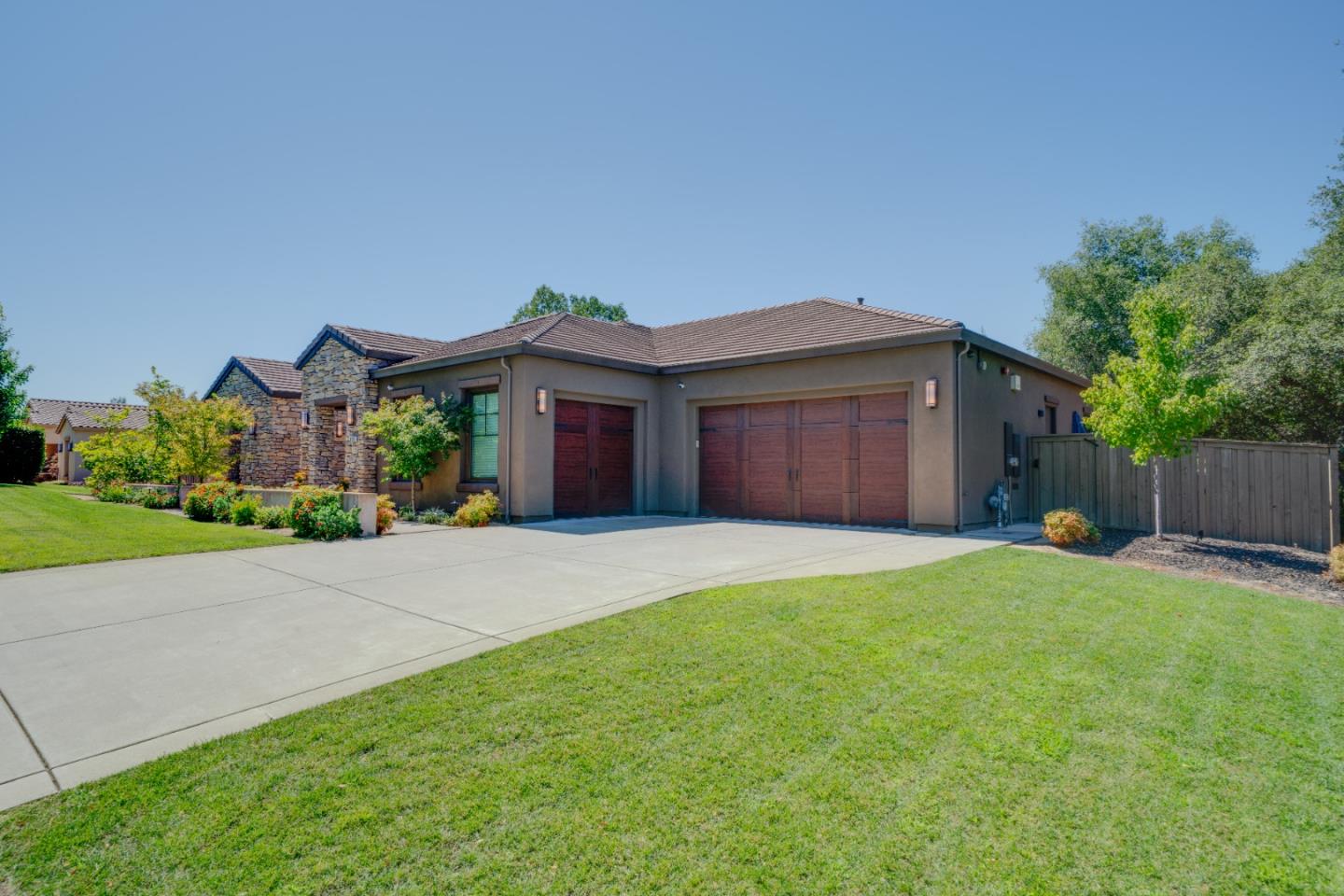 Detail Gallery Image 2 of 44 For 8300 Willowood Pl, Granite Bay,  CA 95746 - 4 Beds | 2/1 Baths