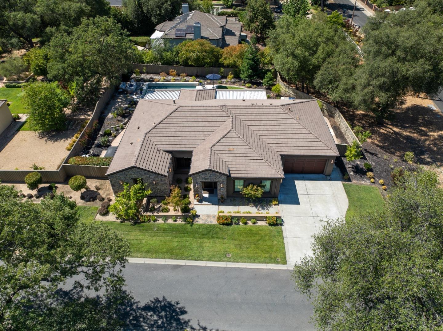 Detail Gallery Image 3 of 44 For 8300 Willowood Pl, Granite Bay,  CA 95746 - 4 Beds | 2/1 Baths