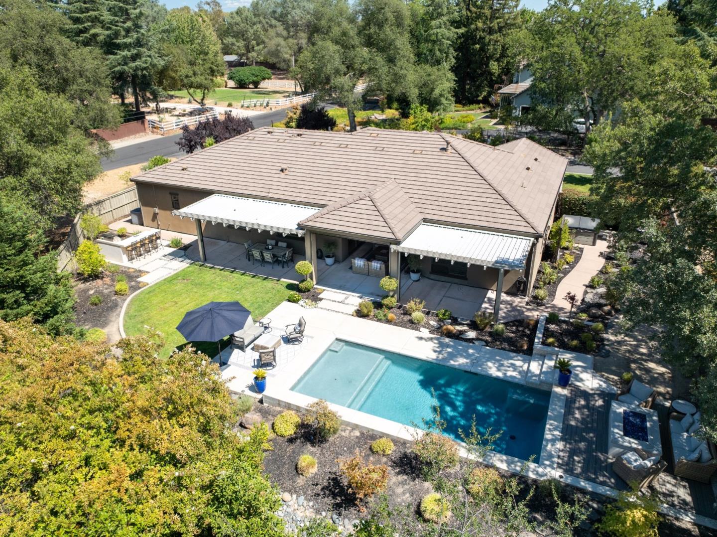 Detail Gallery Image 4 of 44 For 8300 Willowood Pl, Granite Bay,  CA 95746 - 4 Beds | 2/1 Baths
