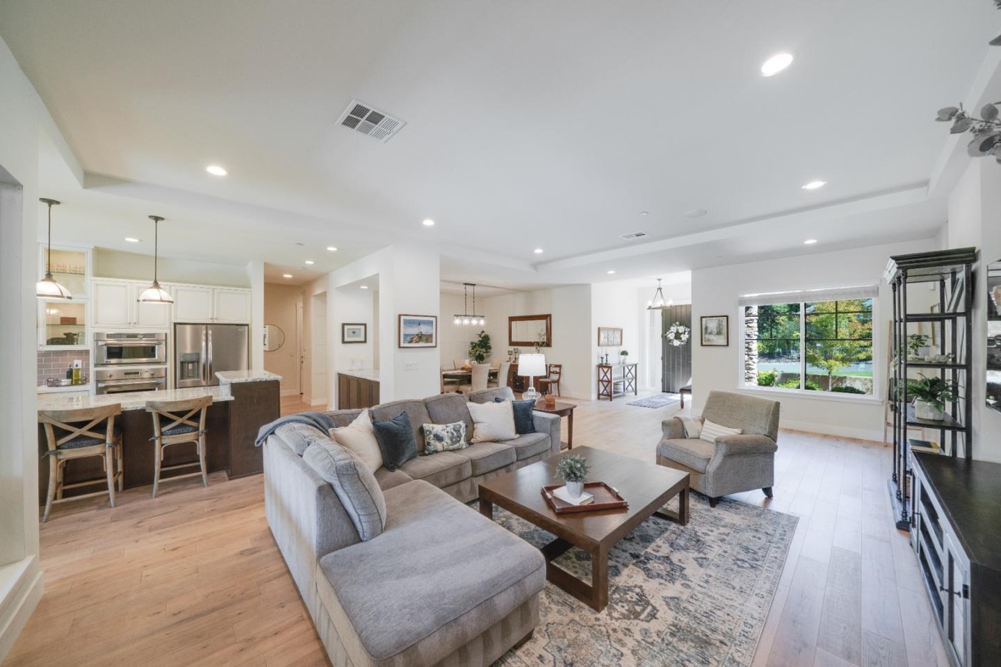 Detail Gallery Image 8 of 44 For 8300 Willowood Pl, Granite Bay,  CA 95746 - 4 Beds | 2/1 Baths