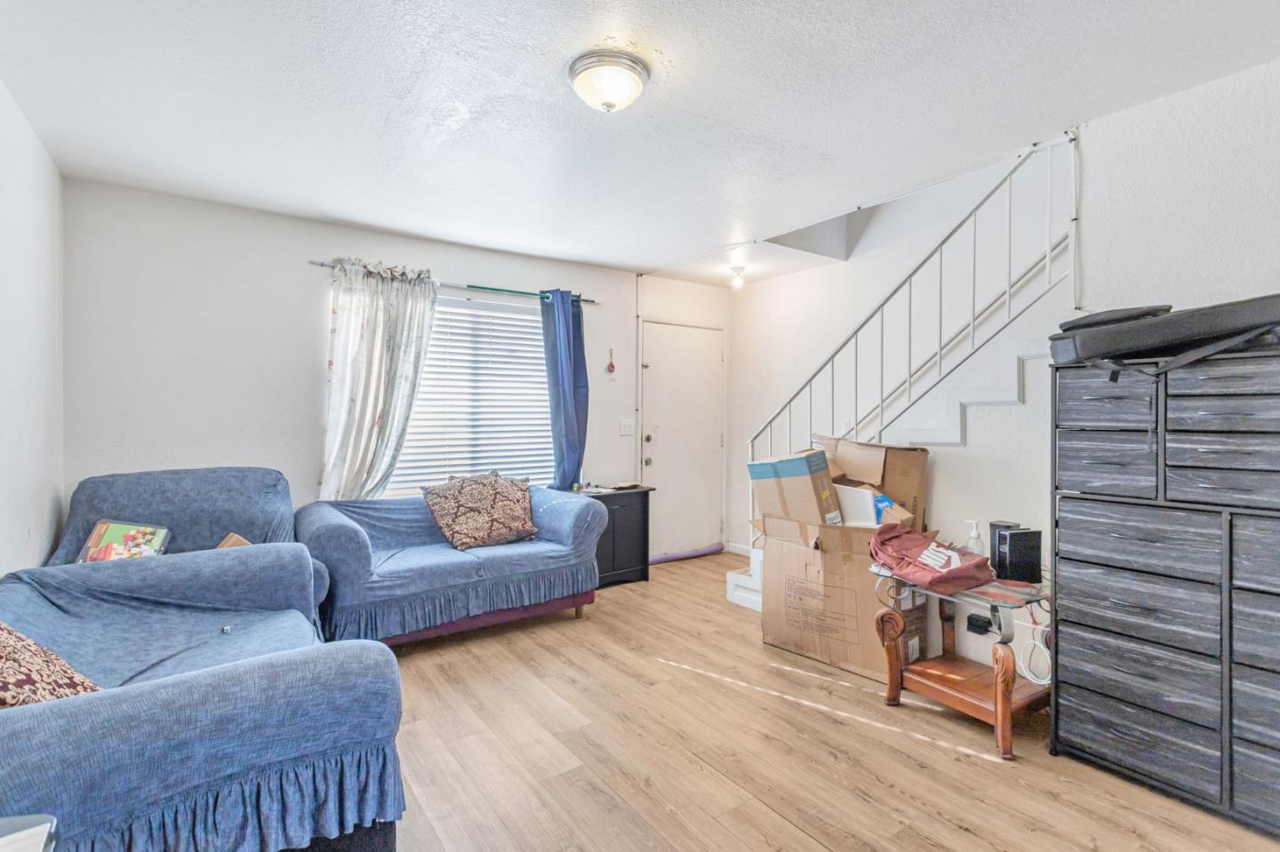 Detail Gallery Image 7 of 28 For 805 South St #17,  Hollister,  CA 95023 - 2 Beds | 1 Baths