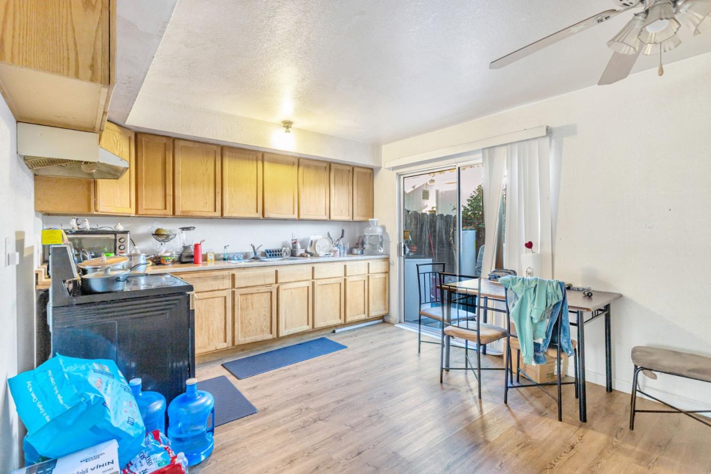 Detail Gallery Image 9 of 28 For 805 South St #17,  Hollister,  CA 95023 - 2 Beds | 1 Baths
