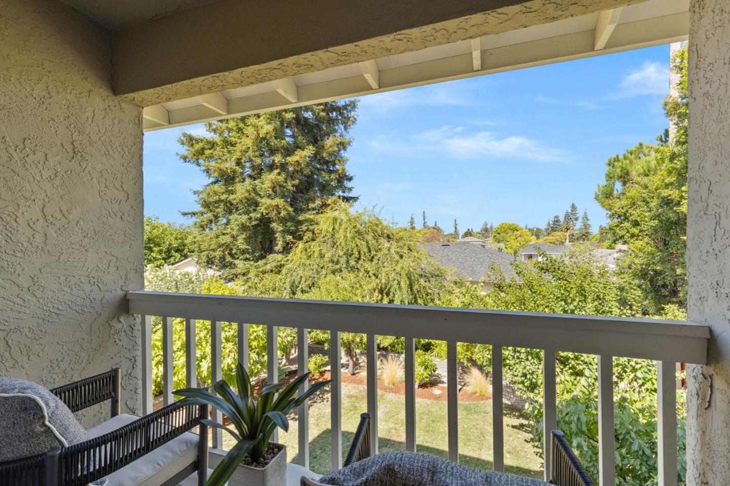Detail Gallery Image 24 of 32 For 1125 Virginia Ave, Redwood City,  CA 94061 - 5 Beds | 3 Baths