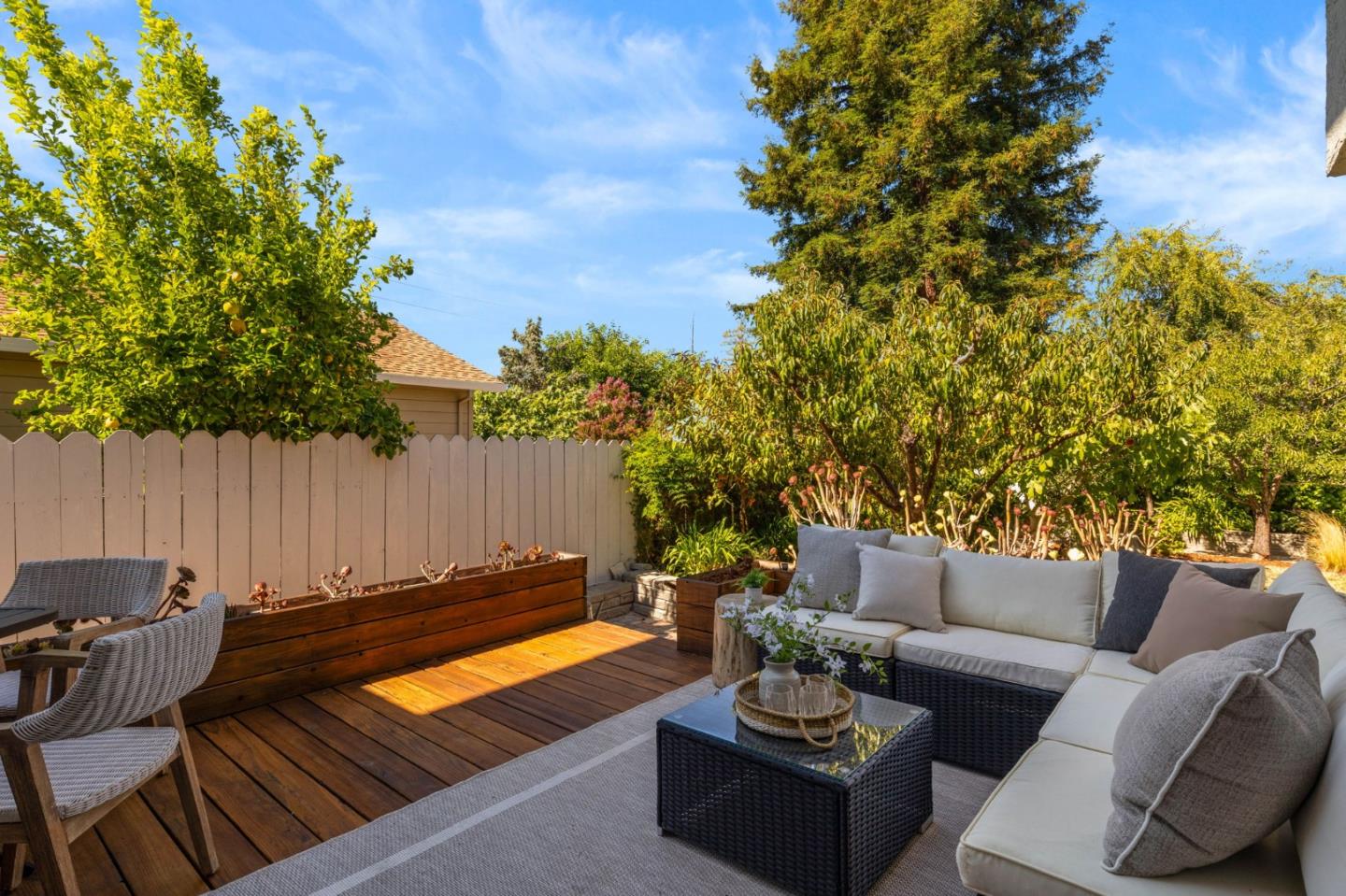 Detail Gallery Image 27 of 32 For 1125 Virginia Ave, Redwood City,  CA 94061 - 5 Beds | 3 Baths