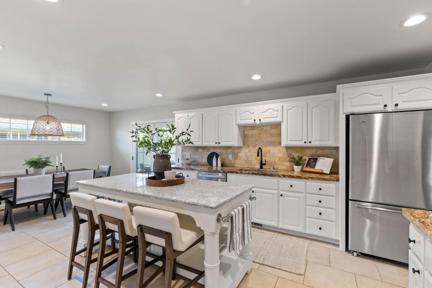 Detail Gallery Image 9 of 32 For 1125 Virginia Ave, Redwood City,  CA 94061 - 5 Beds | 3 Baths