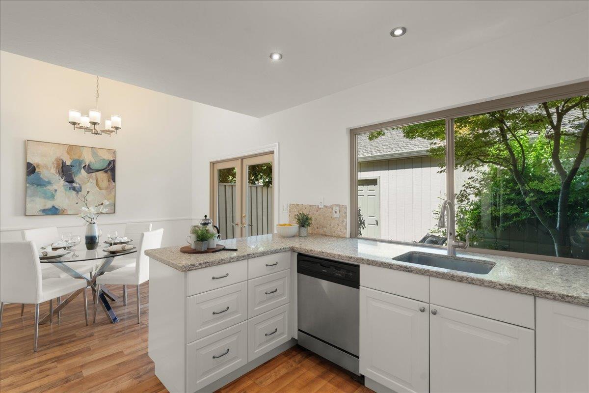 Detail Gallery Image 11 of 26 For 960 Lakeshire Ct, San Jose,  CA 95126 - 2 Beds | 1/1 Baths