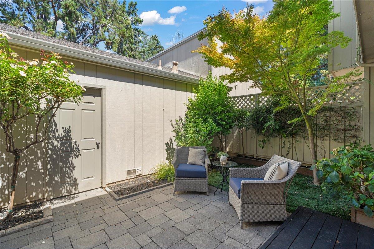 Detail Gallery Image 21 of 26 For 960 Lakeshire Ct, San Jose,  CA 95126 - 2 Beds | 1/1 Baths