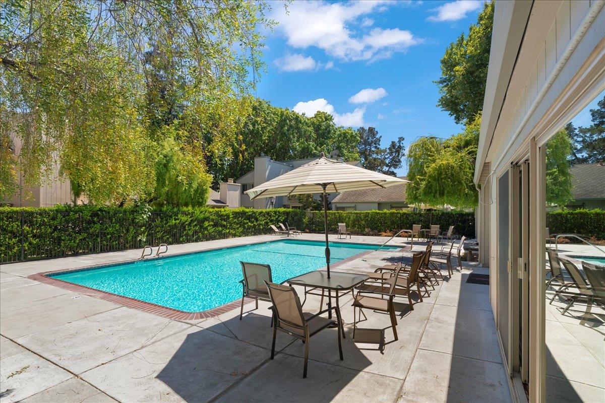 Detail Gallery Image 23 of 26 For 960 Lakeshire Ct, San Jose,  CA 95126 - 2 Beds | 1/1 Baths