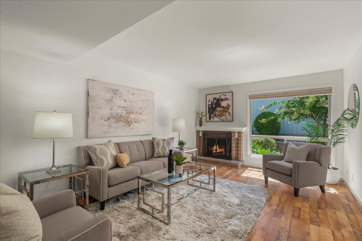 Detail Gallery Image 6 of 26 For 960 Lakeshire Ct, San Jose,  CA 95126 - 2 Beds | 1/1 Baths