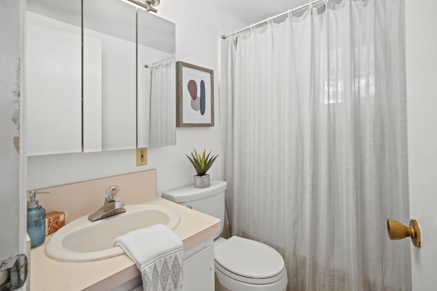 Detail Gallery Image 16 of 21 For 820 - 822 Cedar St, Pacific Grove,  CA 93950 - 4 Beds | 2 Baths