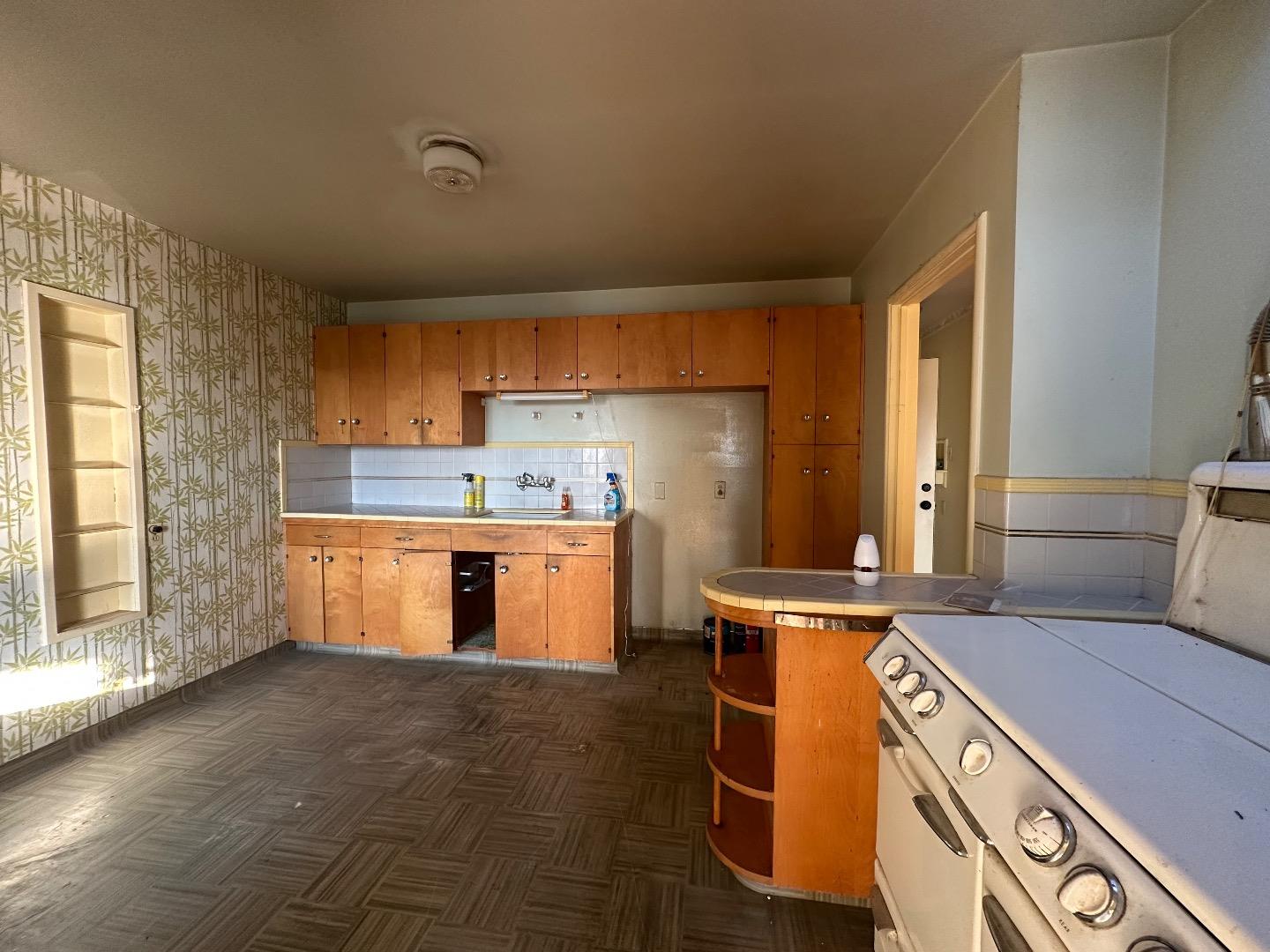 Detail Gallery Image 10 of 33 For 366 Chester St, Daly City,  CA 94014 - 2 Beds | 1/1 Baths