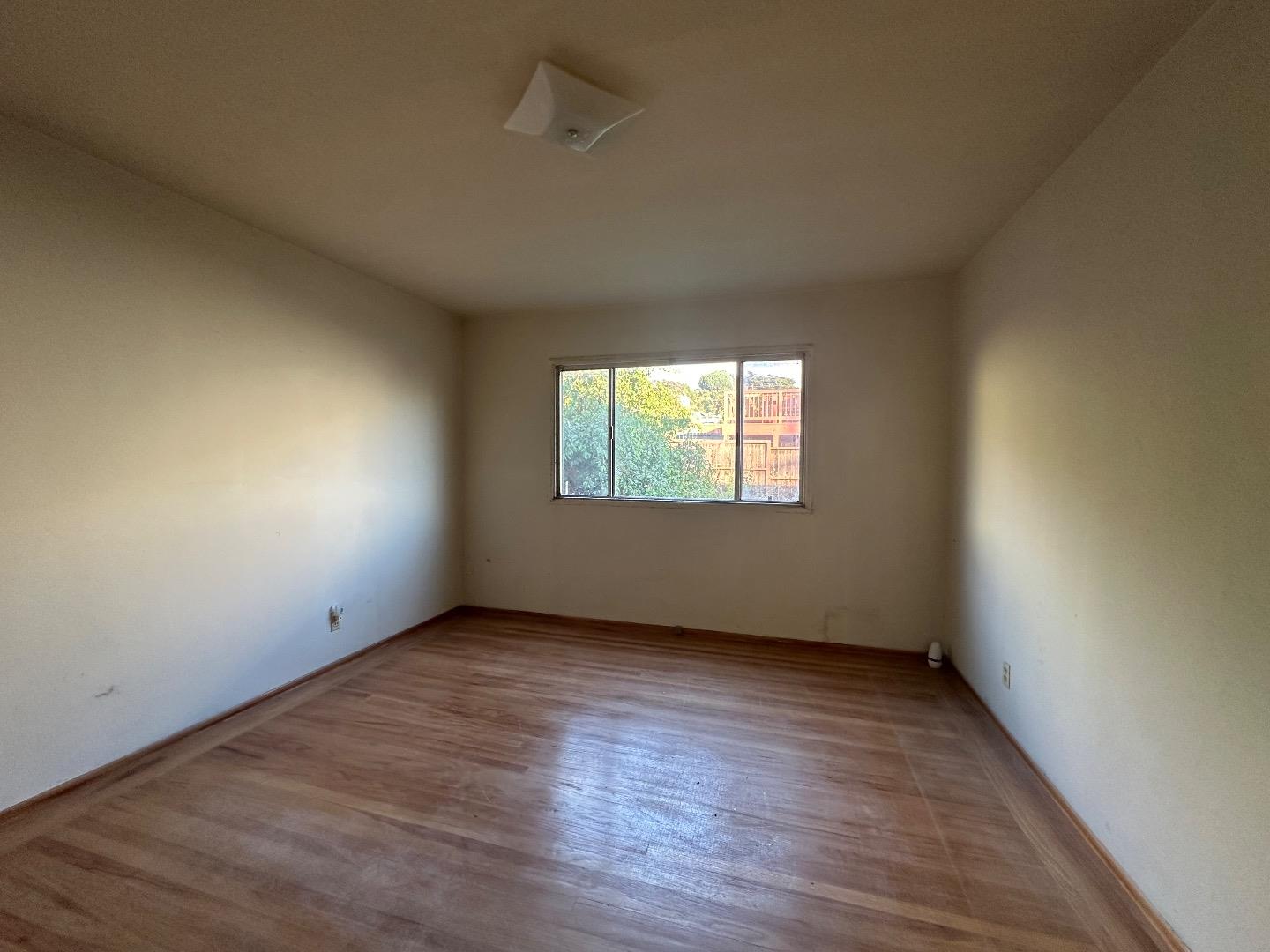 Detail Gallery Image 14 of 33 For 366 Chester St, Daly City,  CA 94014 - 2 Beds | 1/1 Baths