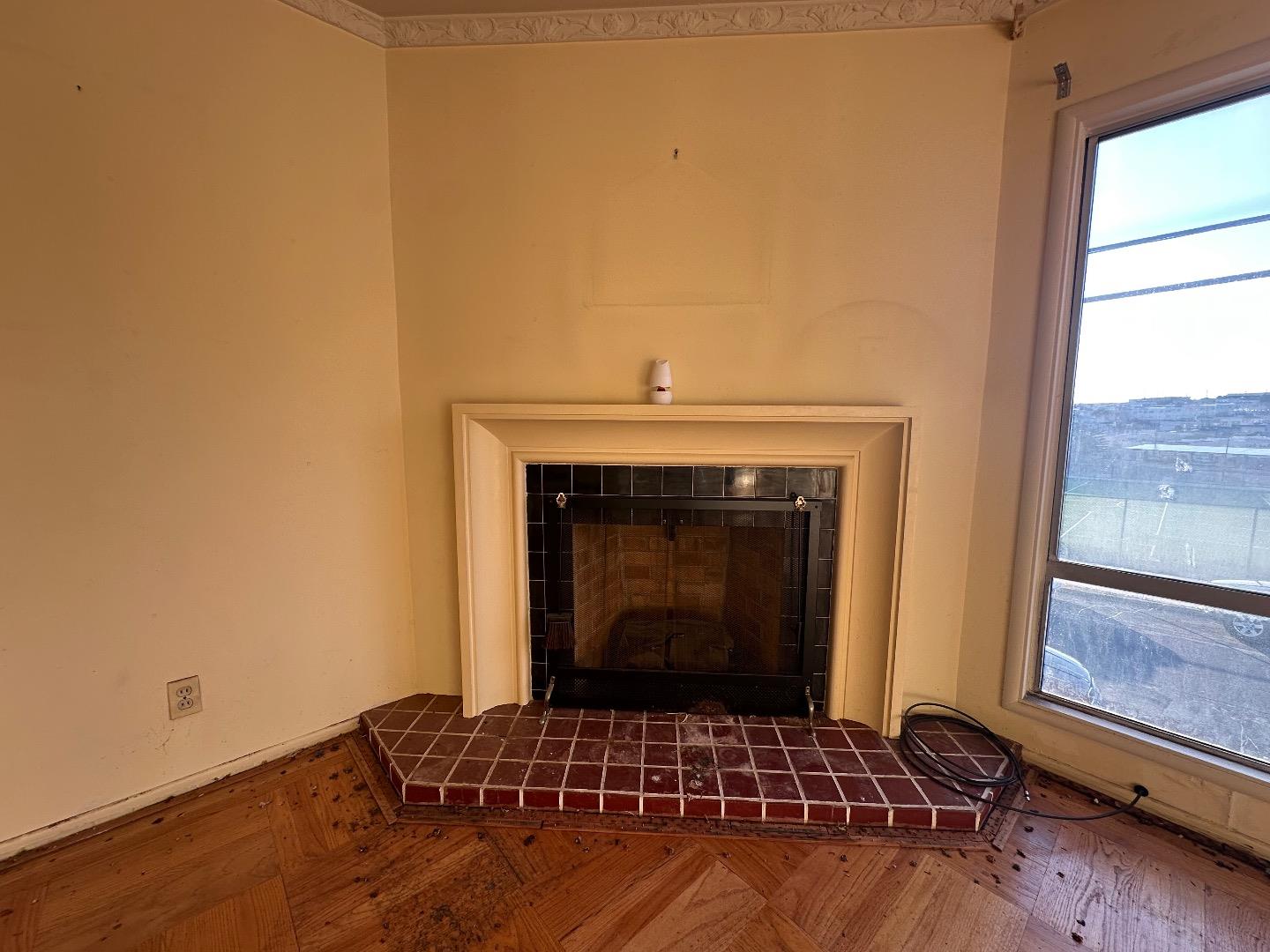 Detail Gallery Image 3 of 33 For 366 Chester St, Daly City,  CA 94014 - 2 Beds | 1/1 Baths