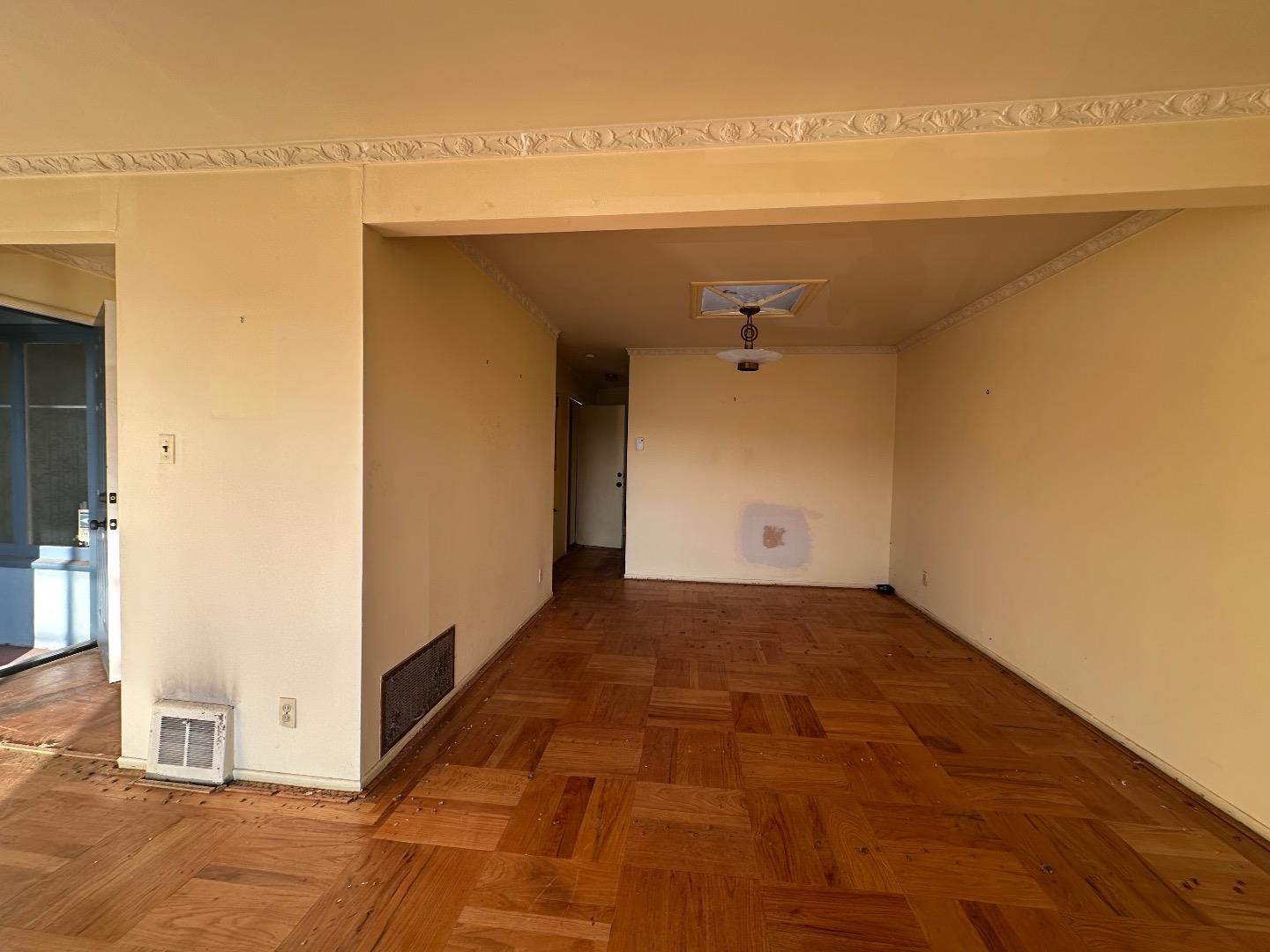 Detail Gallery Image 6 of 33 For 366 Chester St, Daly City,  CA 94014 - 2 Beds | 1/1 Baths