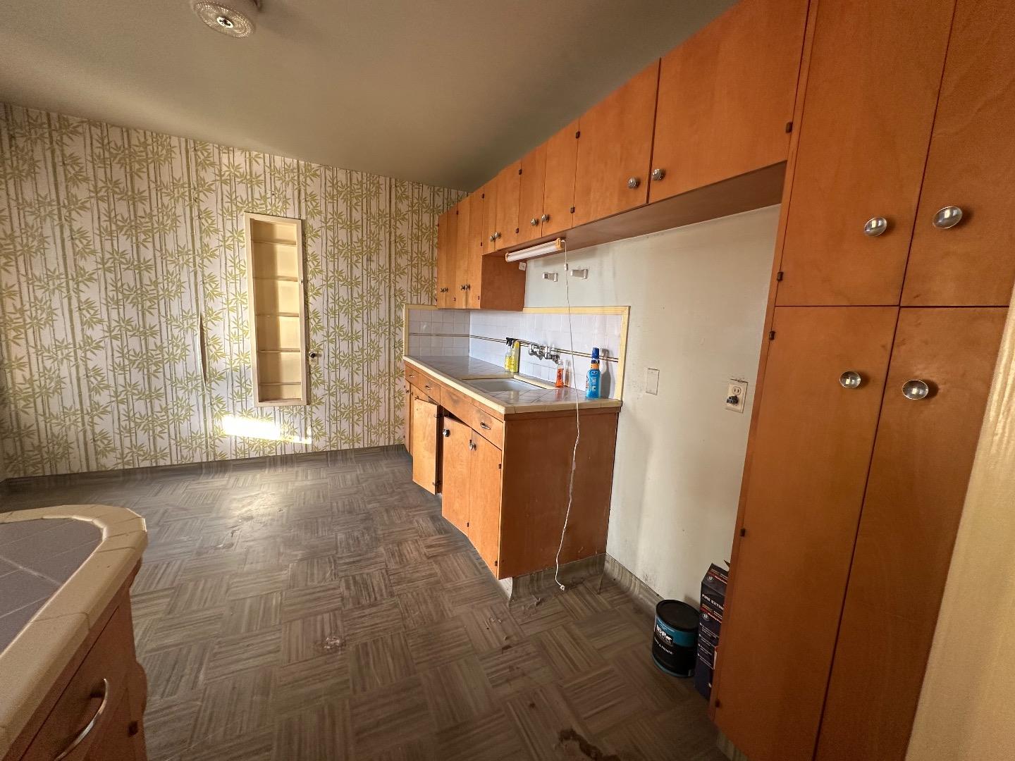 Detail Gallery Image 8 of 33 For 366 Chester St, Daly City,  CA 94014 - 2 Beds | 1/1 Baths
